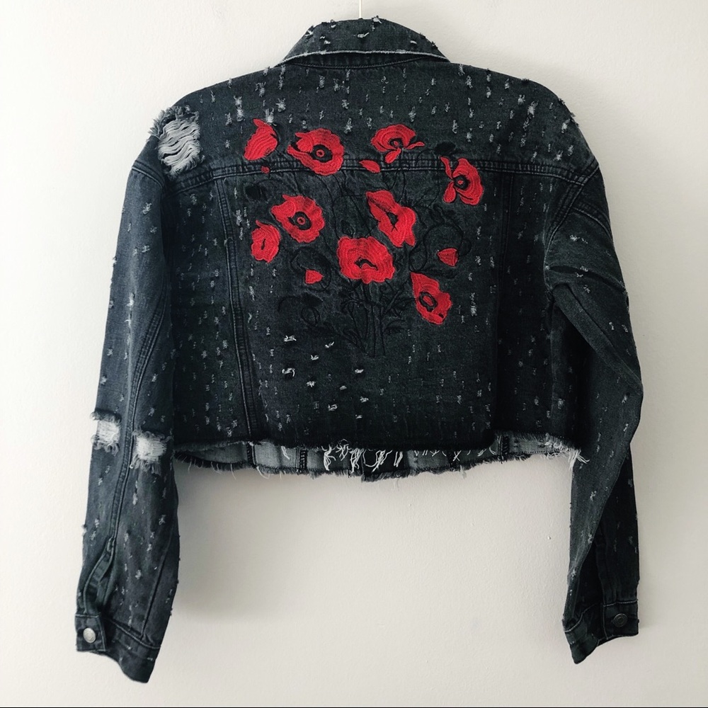 NWT! Jella C Raw Hem Cropped Jacket. Size Small